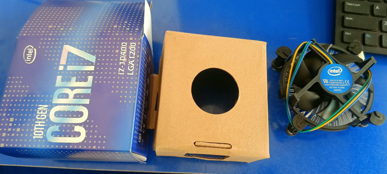 Unboxed with packaging thumbnail